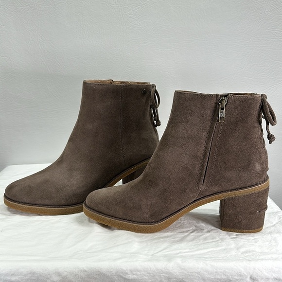 NIB UGG Corinne Suede Leather Boot, 10 - Picture 6 of 13